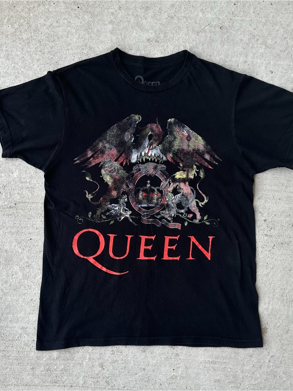 Vintage Queen Band Classic Crest Graphic T-Shirt